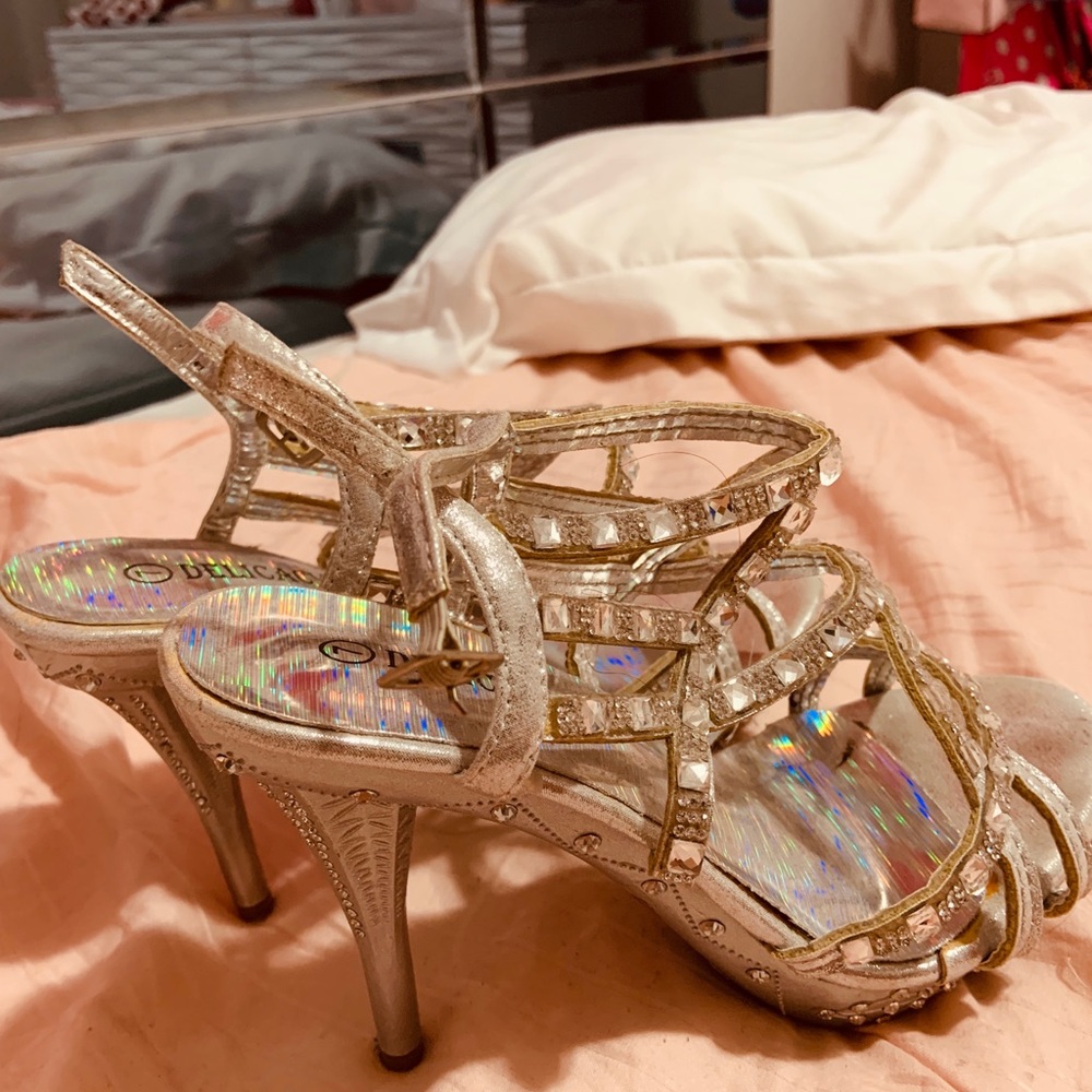 Used - Picture 3 of 3